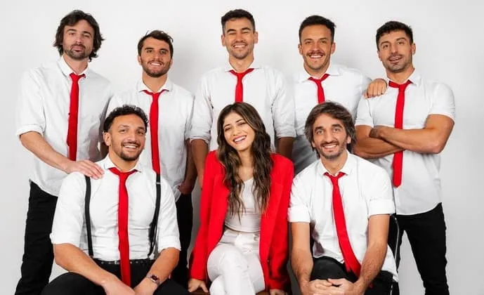 Contratar a Agapornis