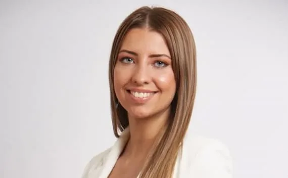 Lara López Calvo, economista y periodista especializada en educación financiera.