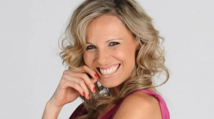 Contratar a Denise Dumas