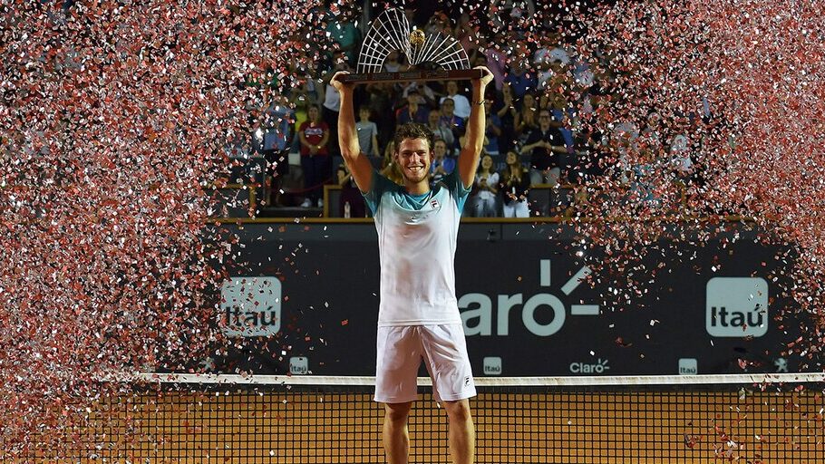 Contratar a Diego Schwartzman