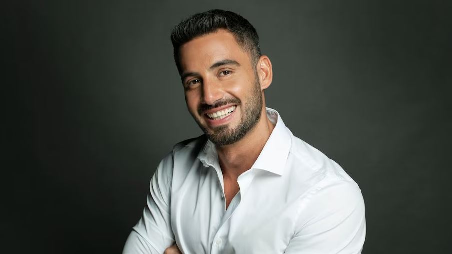Contratar a NIco Occhiato