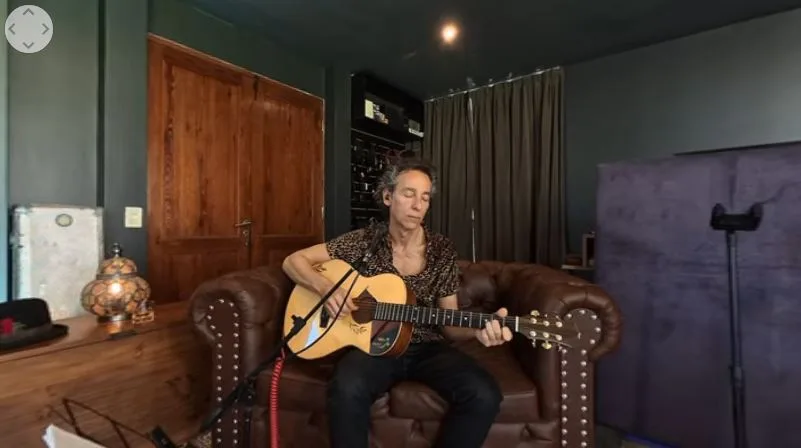 Javier Calamaro - Las Margaritas Mienten